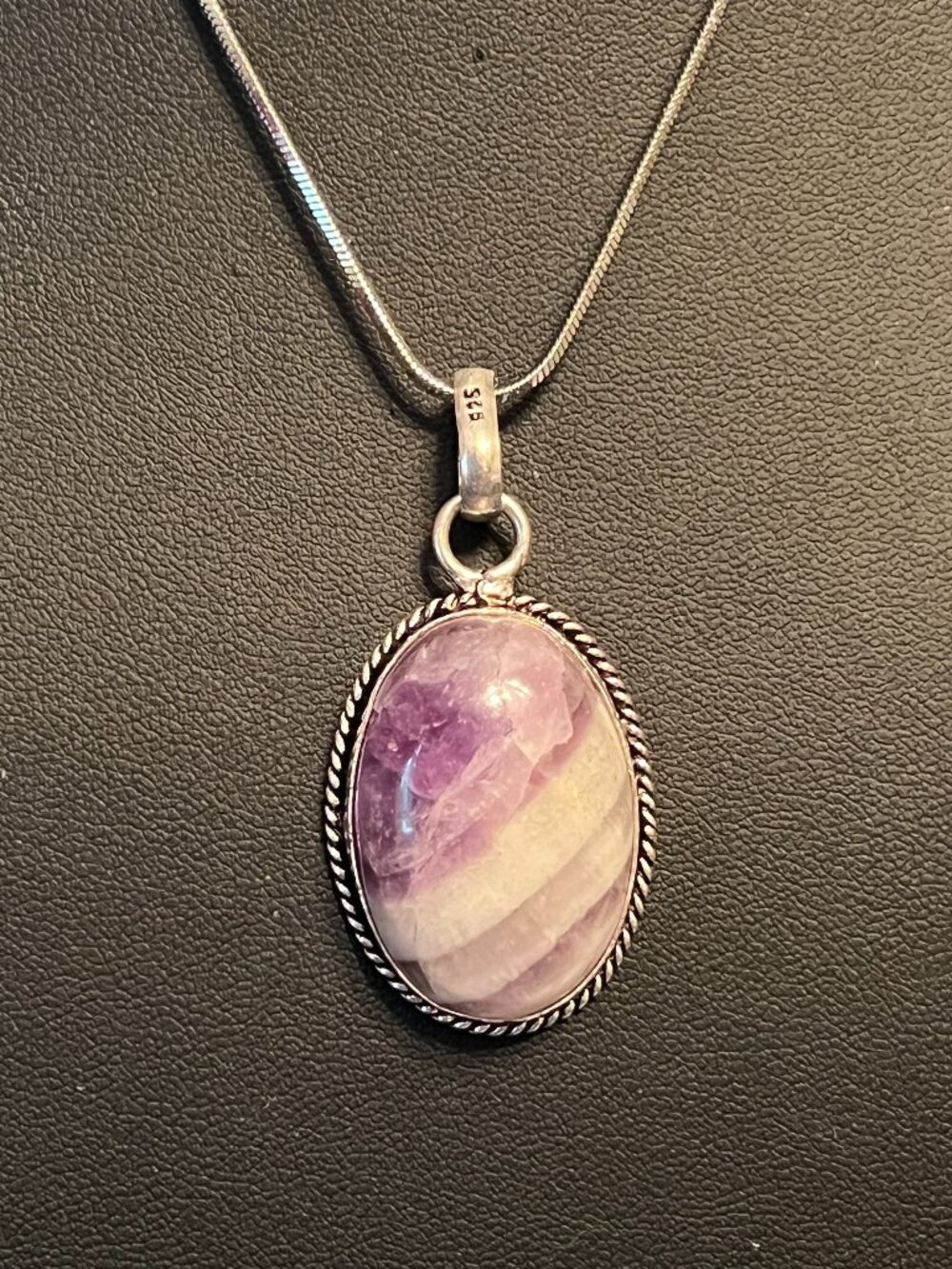 Oval Amethyst Pendant Necklace (119)